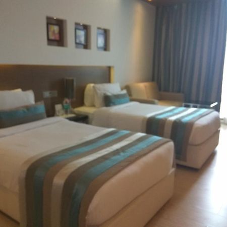 Ramada By Wyndham Navi Mumbai Hotel Exterior photo