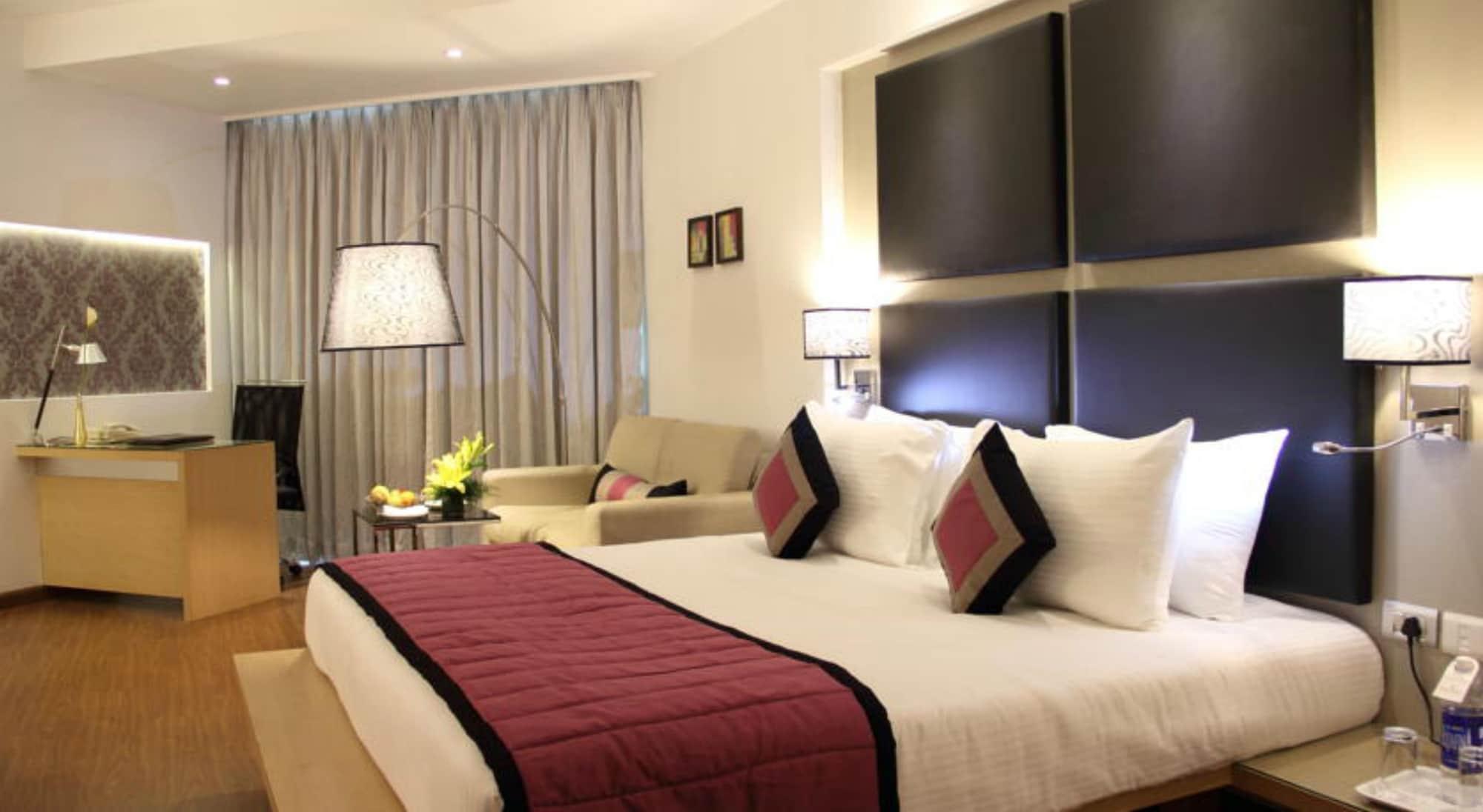 Ramada By Wyndham Navi Mumbai Hotel Exterior photo