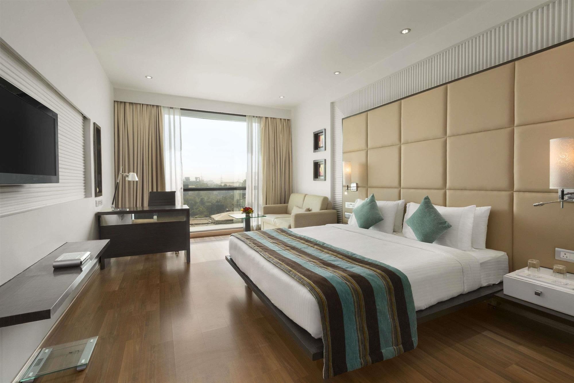 Ramada By Wyndham Navi Mumbai Hotel Exterior photo