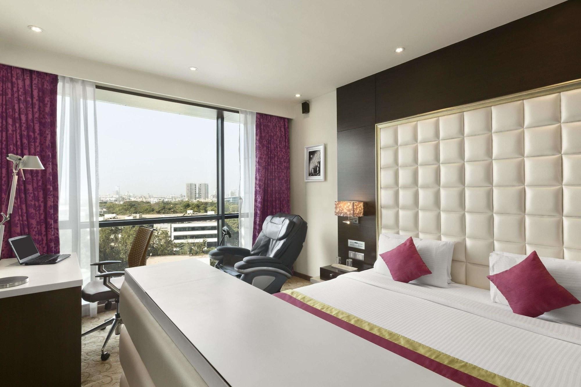 Ramada By Wyndham Navi Mumbai Hotel Exterior photo