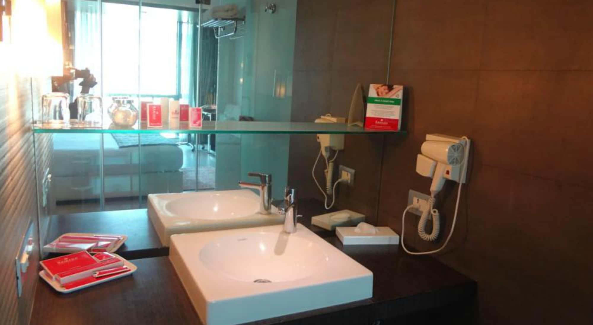 Ramada By Wyndham Navi Mumbai Hotel Exterior photo