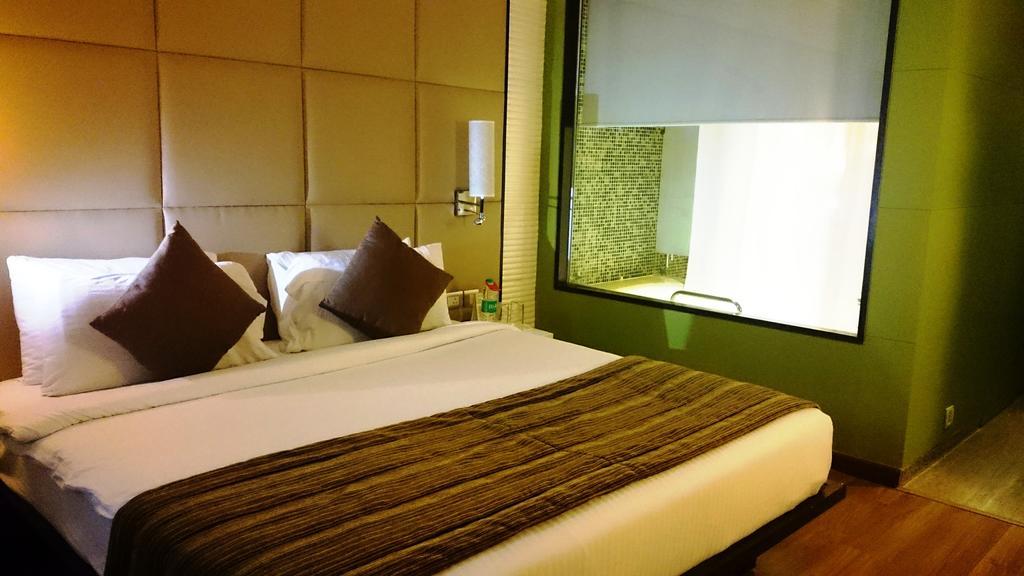 Ramada By Wyndham Navi Mumbai Hotel Exterior photo