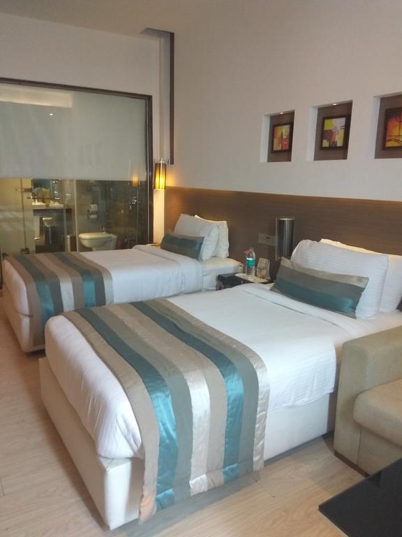 Ramada By Wyndham Navi Mumbai Hotel Exterior photo