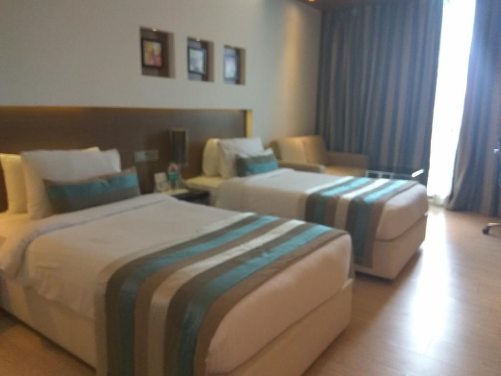 Ramada By Wyndham Navi Mumbai Hotel Exterior photo