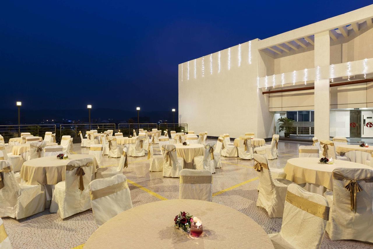 Ramada By Wyndham Navi Mumbai Hotel Exterior photo