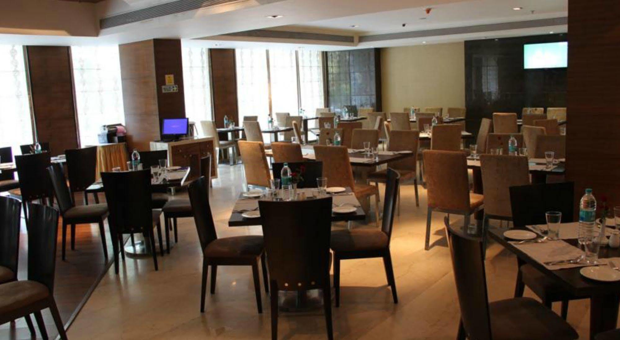 Ramada By Wyndham Navi Mumbai Hotel Exterior photo