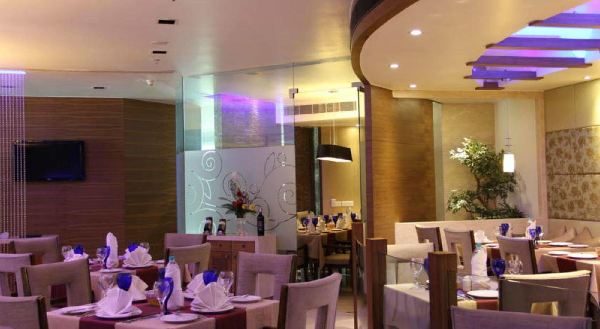 Ramada By Wyndham Navi Mumbai Hotel Exterior photo